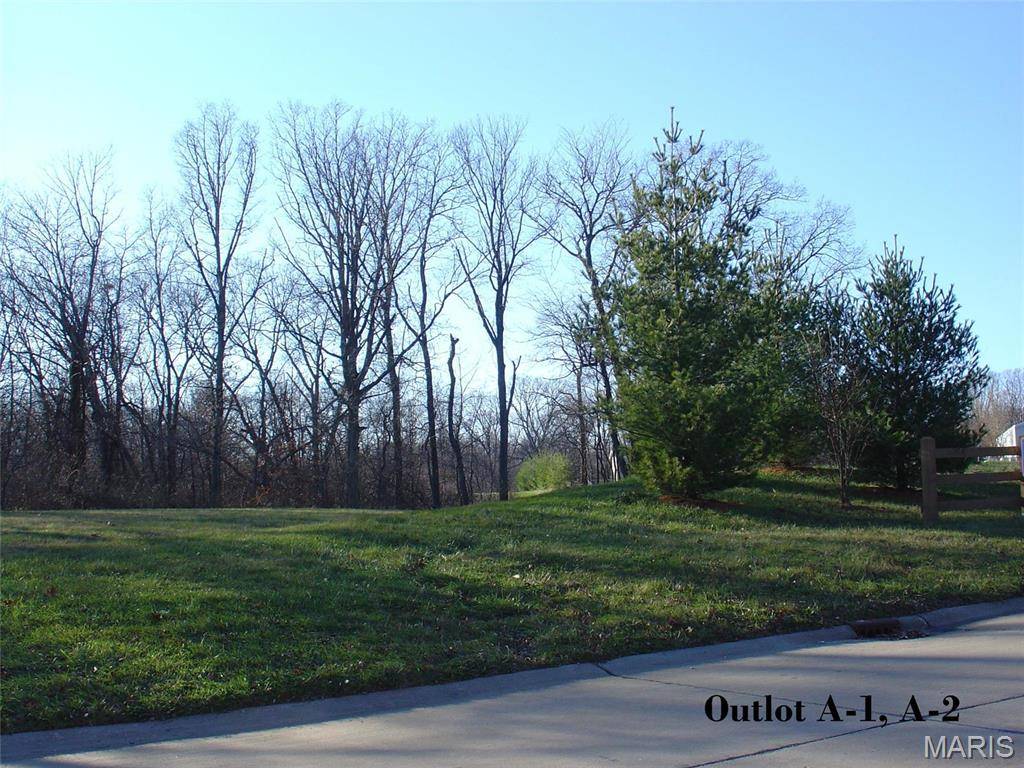 896 Grafton Hills Drive, Grafton, IL 62037