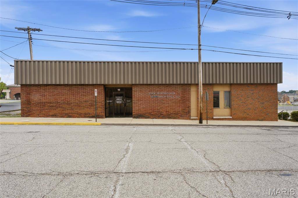 12 W Lincoln ST, Belleville, IL 62220