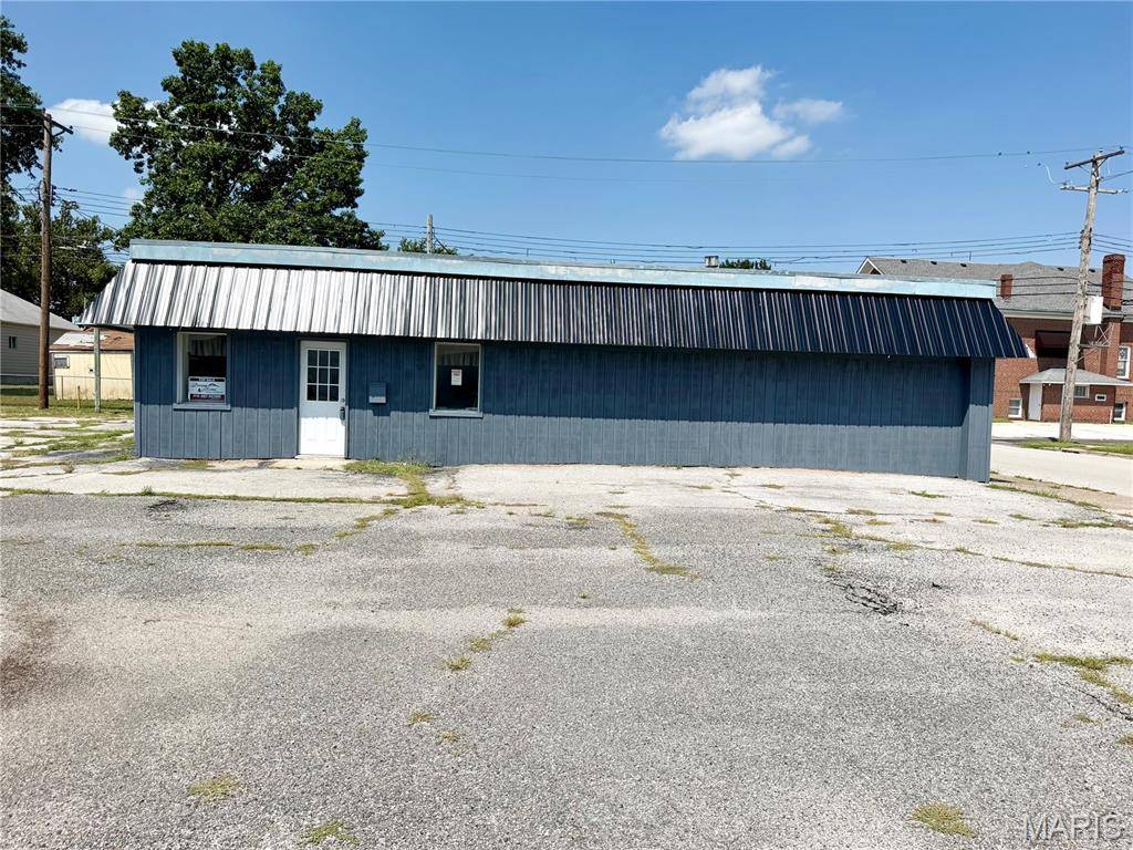265 E Ferguson AVE, Wood River, IL 62095