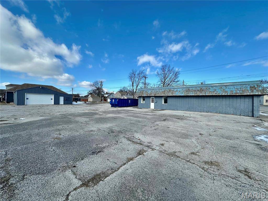 265 E Ferguson AVE, Wood River, IL 62095