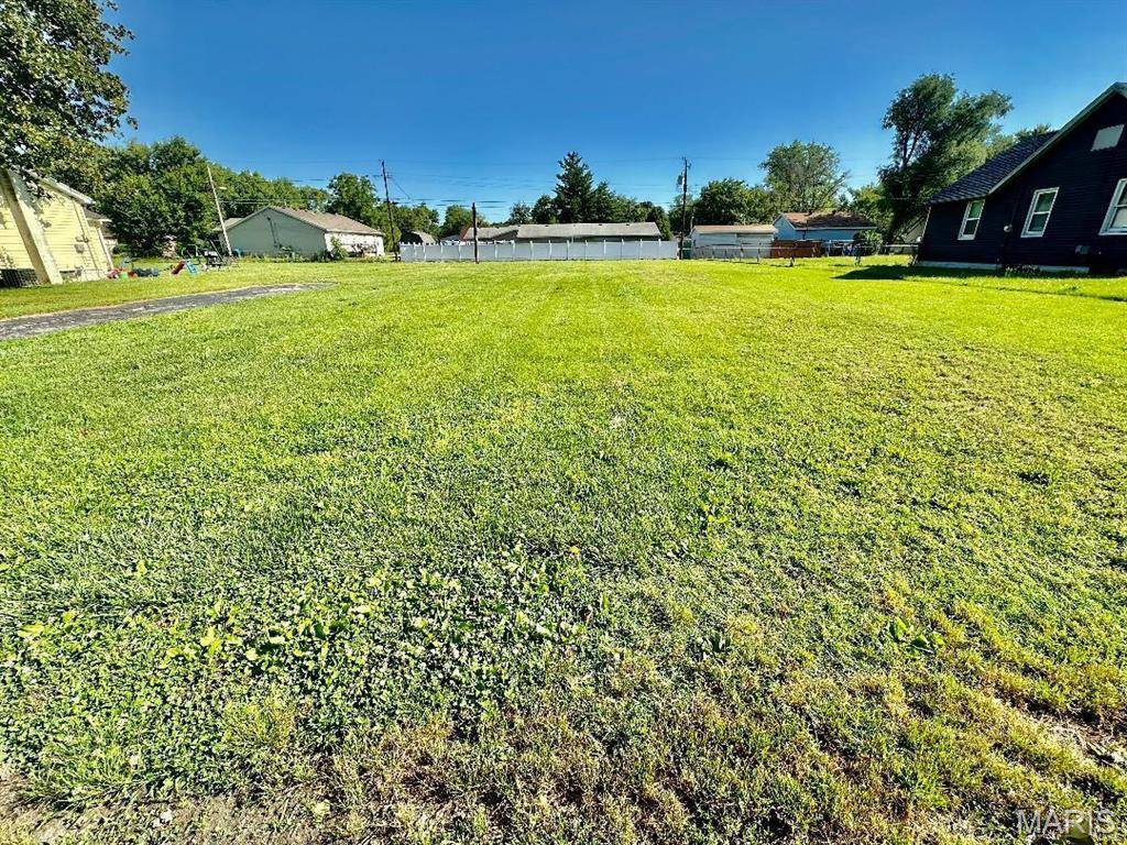 523 Wilson AVE, Wood River, IL 62095