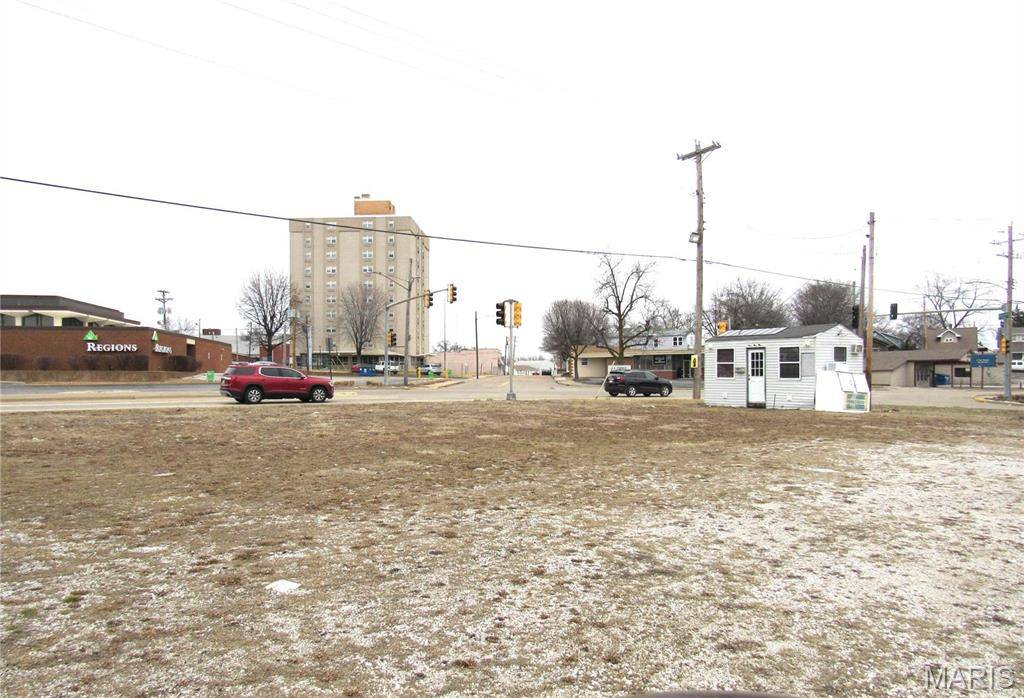 409 W Saint Louis AVE, East Alton, IL 62024