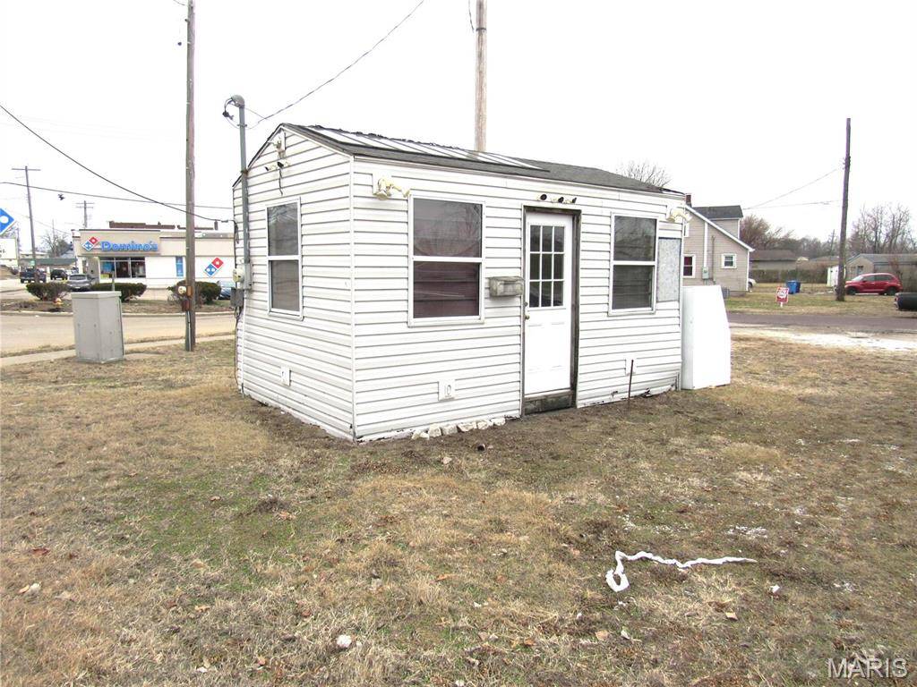 409 W Saint Louis AVE, East Alton, IL 62024