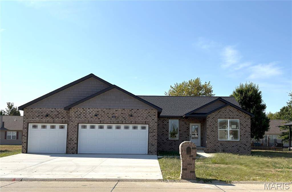 113 Adderly LN, Millstadt, IL 62260
