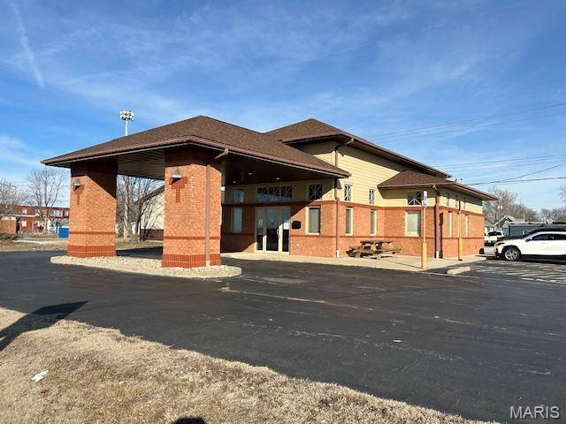 263 Madison AVE, Wood River, IL 62095