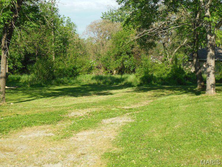 415 N Grand ST, Willow Springs, MO 65793