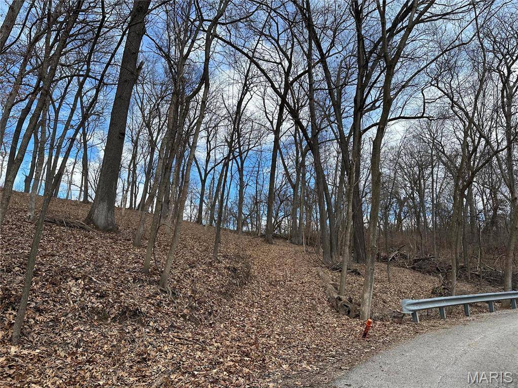 1300 Woodcliffe DR, Alton, IL 62002