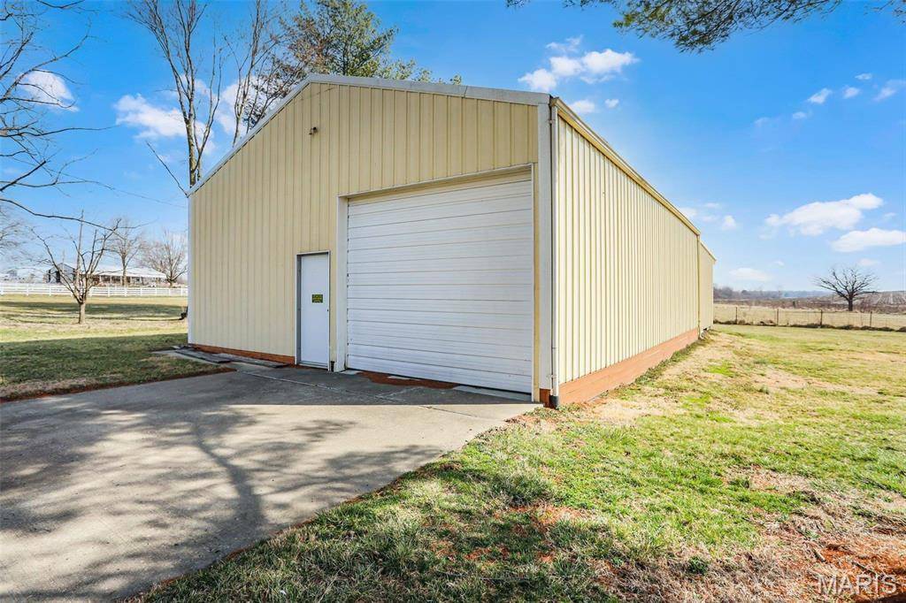 4842 Indian Hills DR, Edwardsville, IL 62025
