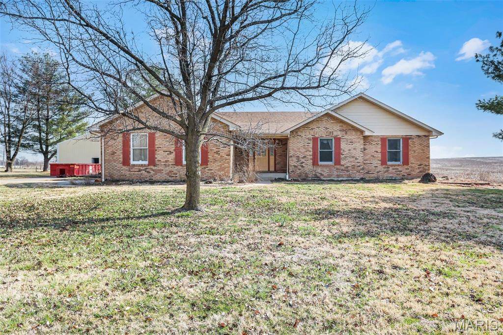 4842 Indian Hills DR, Edwardsville, IL 62025
