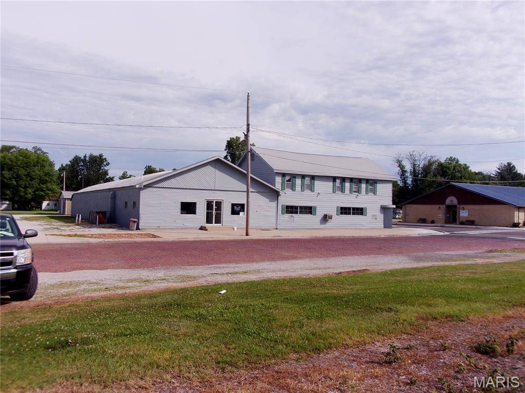100 W Front ST, Nokomis, IL 62075