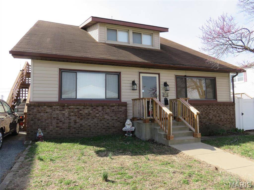 14 E Penning AVE, Wood River, IL 62095