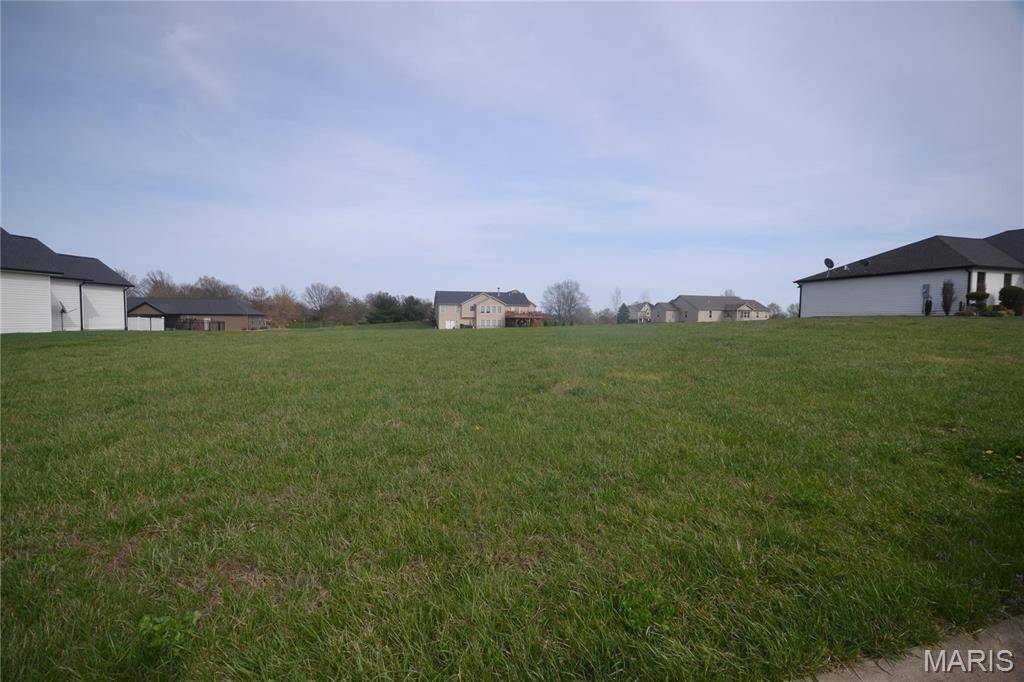 4017 Autumn Oak DR, Smithton, IL 62285