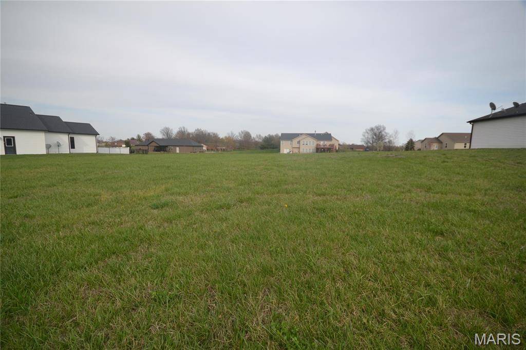 4017 Autumn Oak DR, Smithton, IL 62285