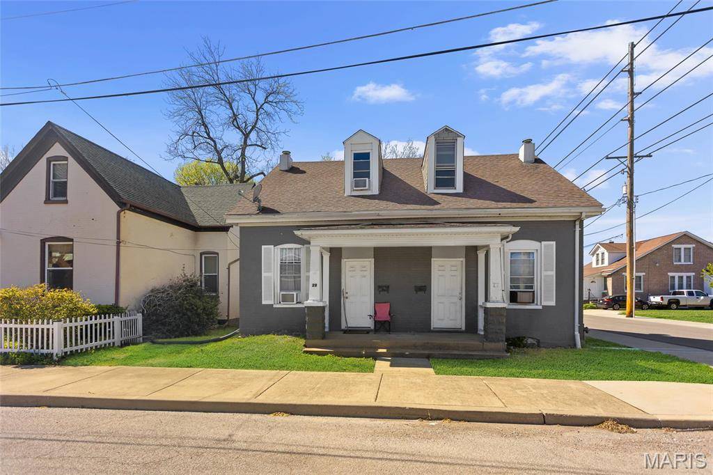 29 N 14th ST, Belleville, IL 62220