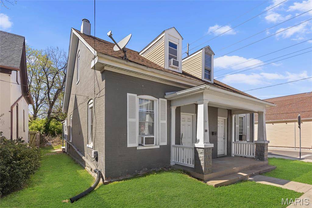 29 N 14th ST, Belleville, IL 62220