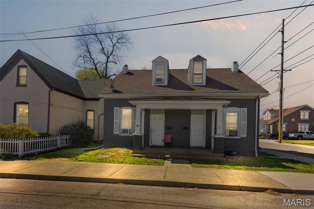 29 N 14th ST, Belleville, IL 62220
