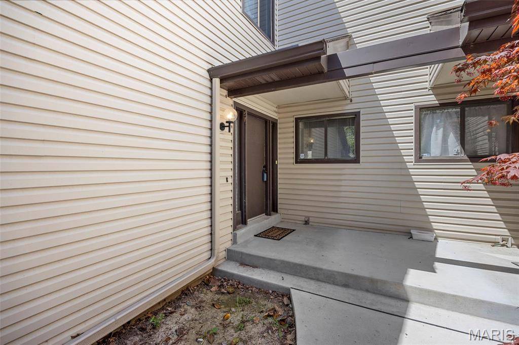 1747 Russet Valley DR, St Louis, MO 63146