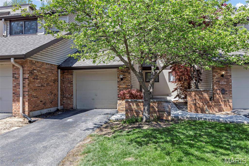 1747 Russet Valley DR, St Louis, MO 63146