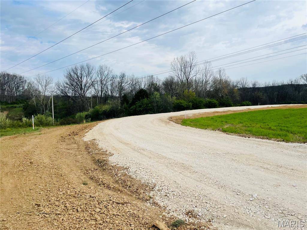 216 Red Mare Rd., Winfield, MO 63389