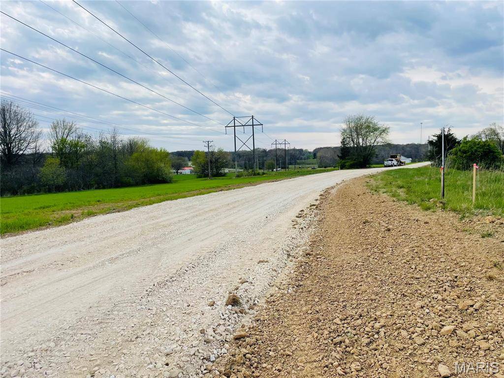 216 Red Mare Rd., Winfield, MO 63389