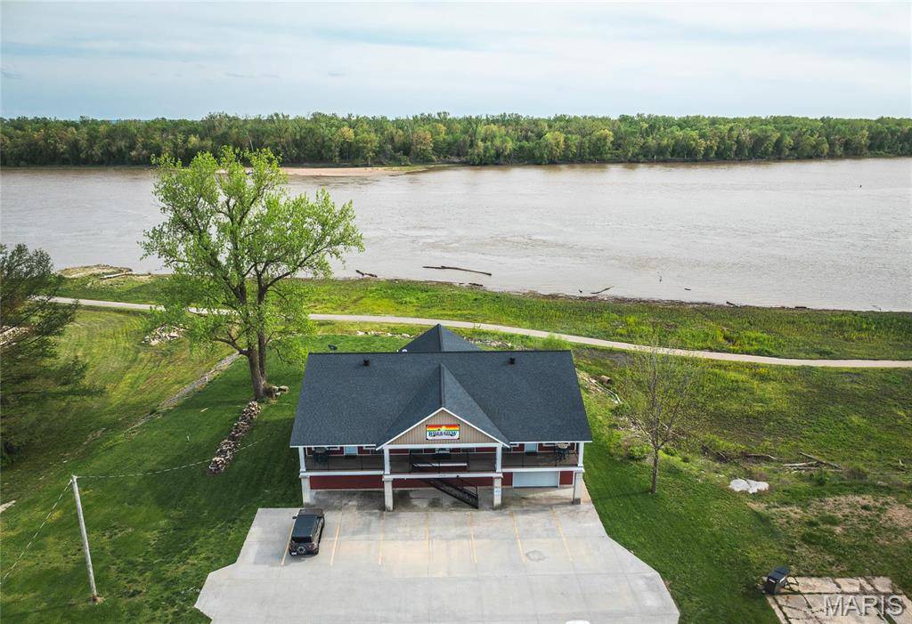 1435 W Main ST, Grafton, IL 62037