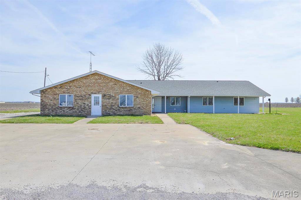 620 N Main ST, Hoyleton, IL 62803