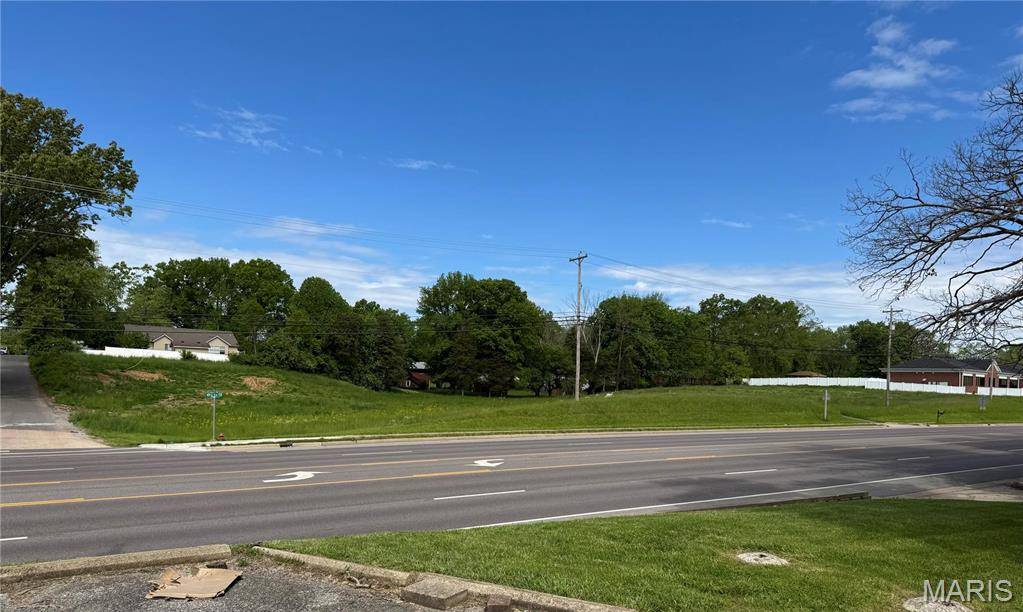 4297 S State Route 159, Glen Carbon, IL 62034