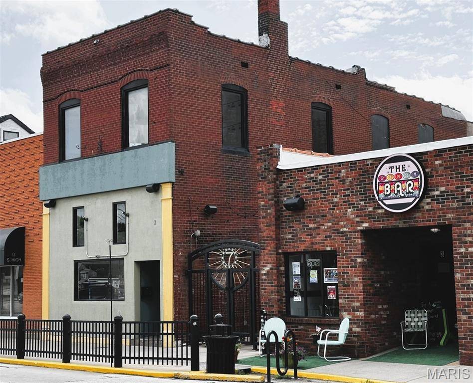 7 S High ST, Belleville, IL 62220