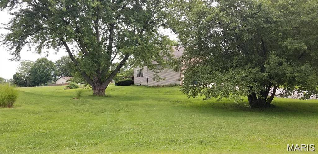 340 E Lake, Edwardsville, IL 62025