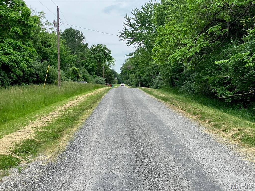 0 Redwood ST, Carlyle, IL 62231