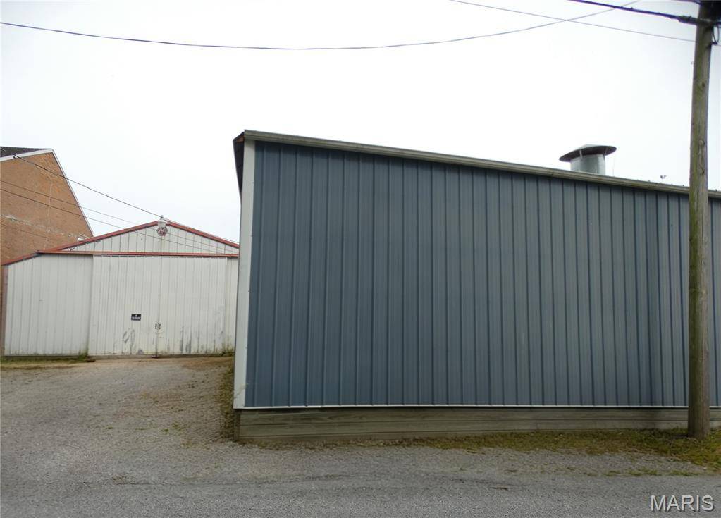 105 W Water ST, Pinckneyville, IL 62274