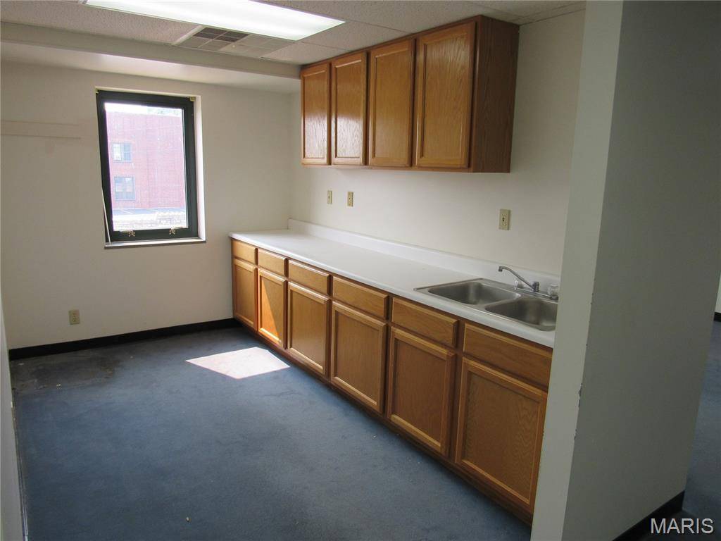 307 Henry St. #302, Alton, IL 62002