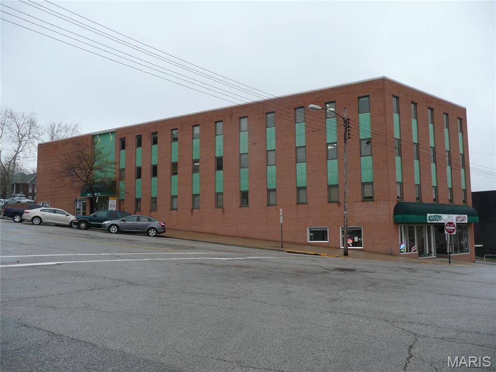 307 Henry St. #302, Alton, IL 62002
