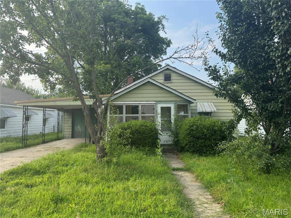 322 Helen ST, Sikeston, MO 63801