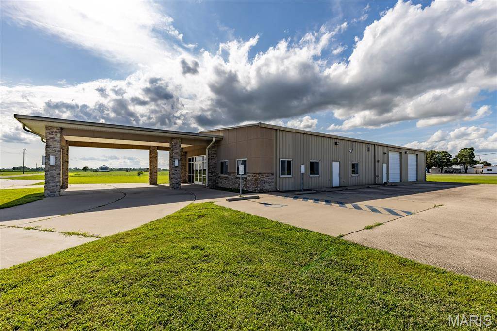 319 Clay Morgan Dr, East Prairie, MO 63845