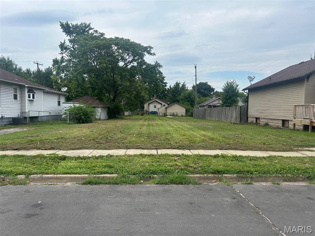 2531 E 25th ST, Granite City, IL 62040