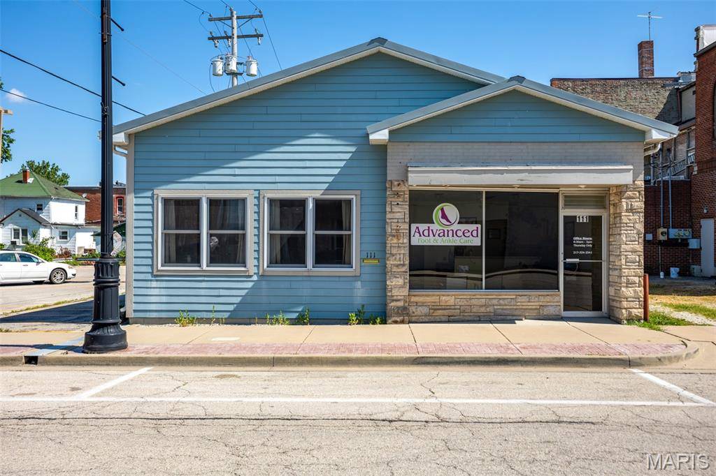 111 W Kirkham ST, Litchfield, IL 62056