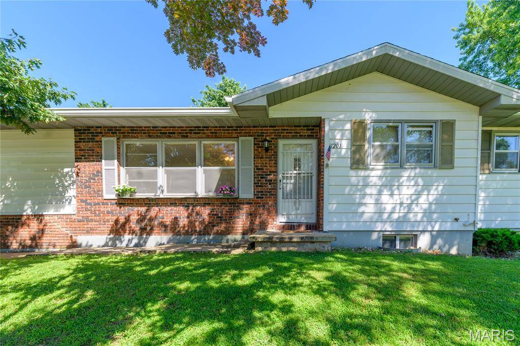 1201 Hull Valley DR, Waynesville, MO 65583