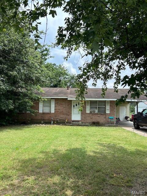 1205 W Murray LN, Sikeston, MO 63801