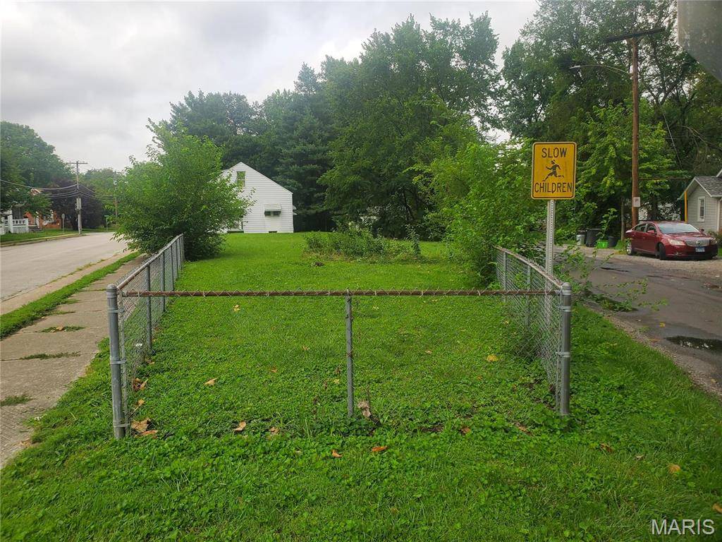 1014 Caseyville AVE, Belleville, IL 62226