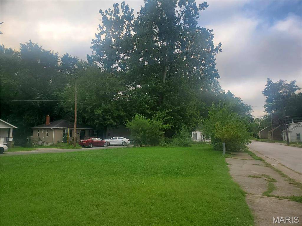 1014 Caseyville AVE, Belleville, IL 62226