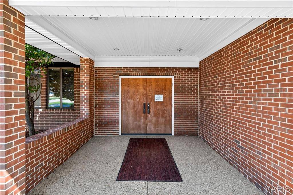 2725 Concord DR, Florissant, MO 63033