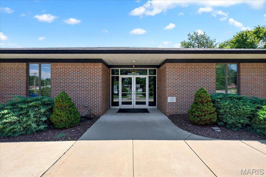 2725 Concord DR, Florissant, MO 63033