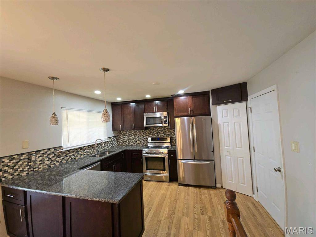 1218 Saddlemaker DR, St Charles, MO 63304