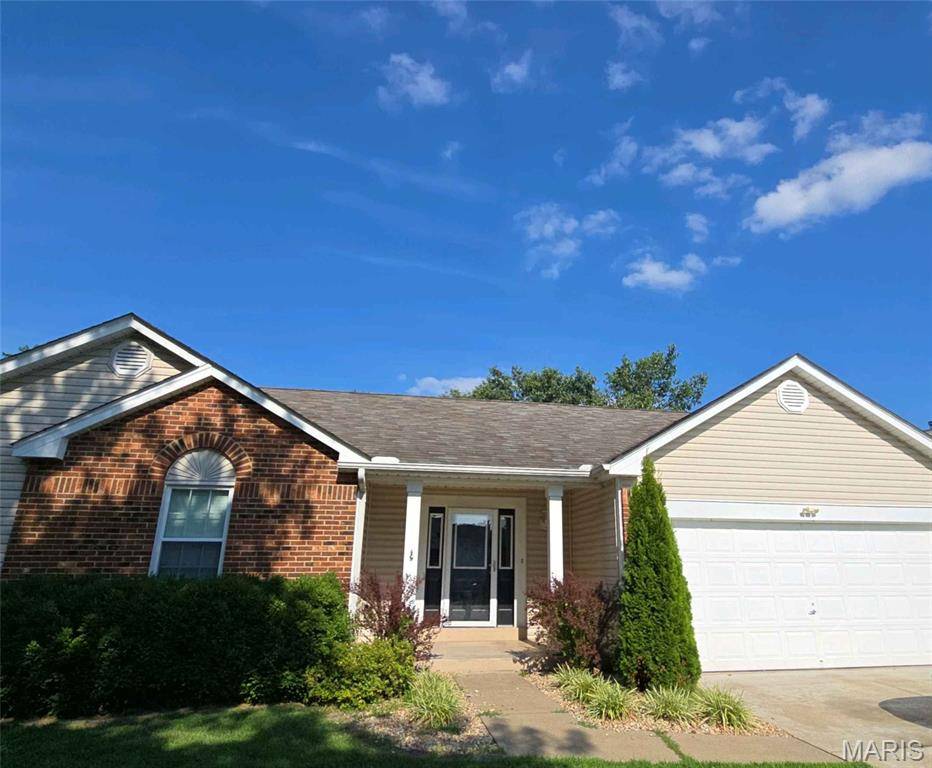 1218 Saddlemaker DR, St Charles, MO 63304