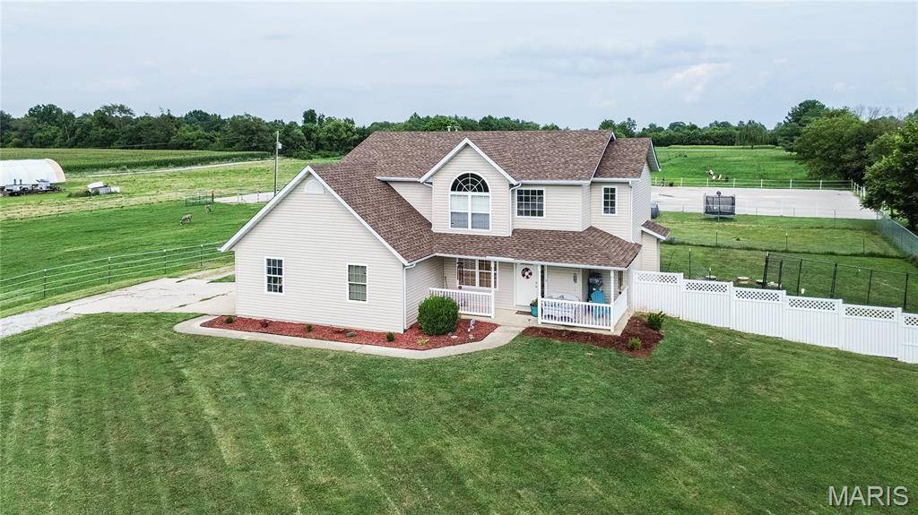 5878 Eaton LN, Edwardsville, IL 62025