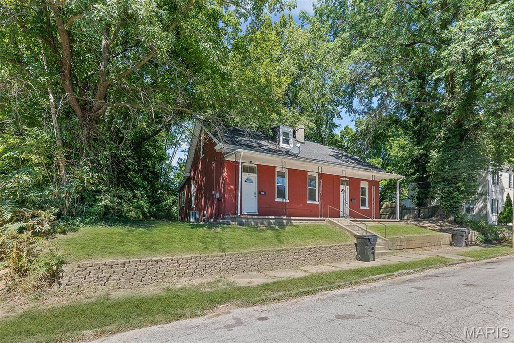 619 E McKinley ST, Belleville, IL 62220
