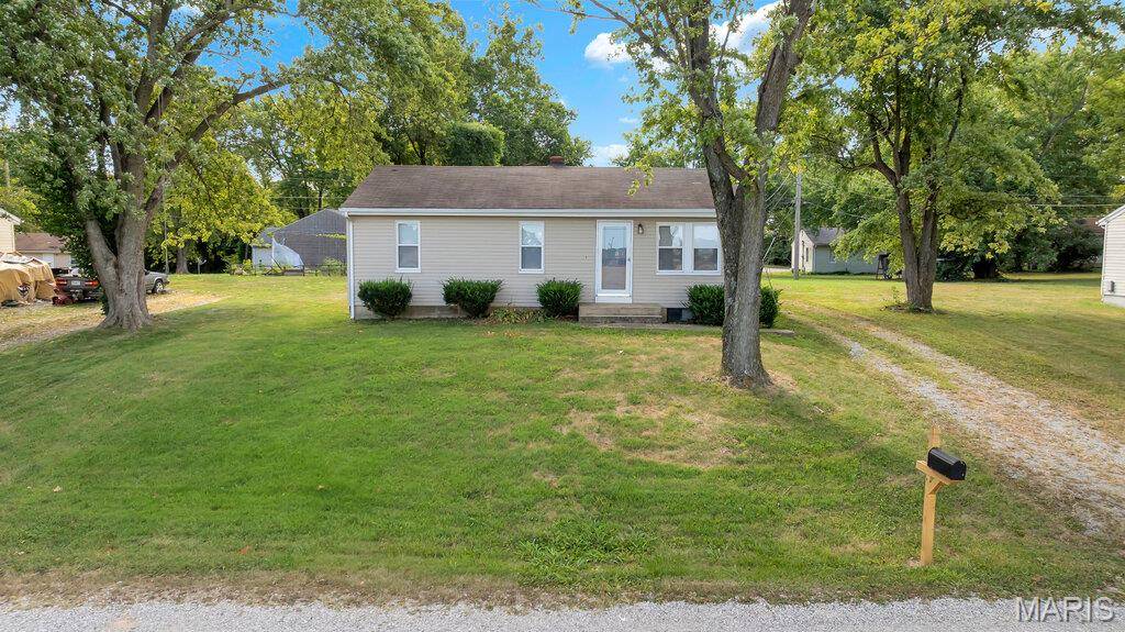2816 Mulberry LN, St Charles, MO 63303