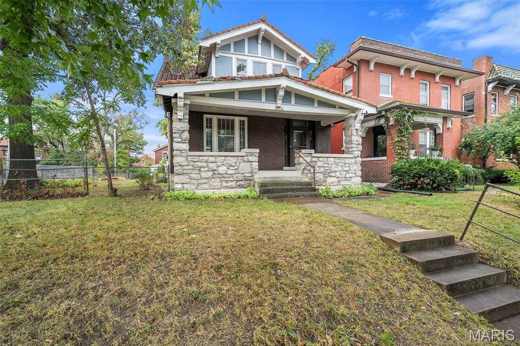 5904 Waterman, St Louis, MO 63112