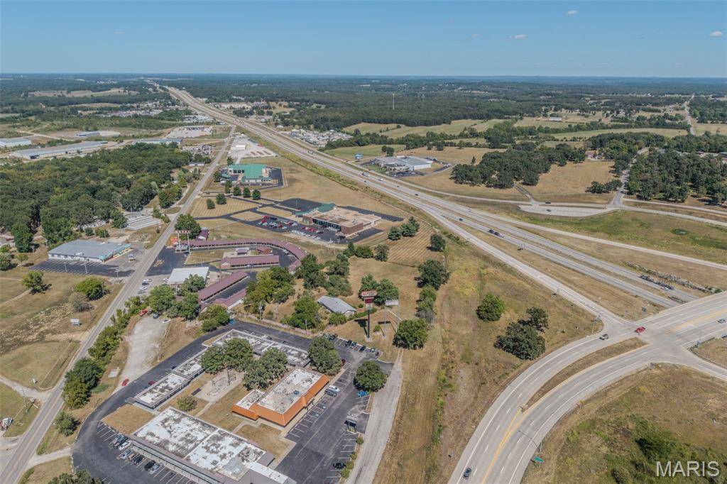 1231 Millcreek RD, Lebanon, MO 65536